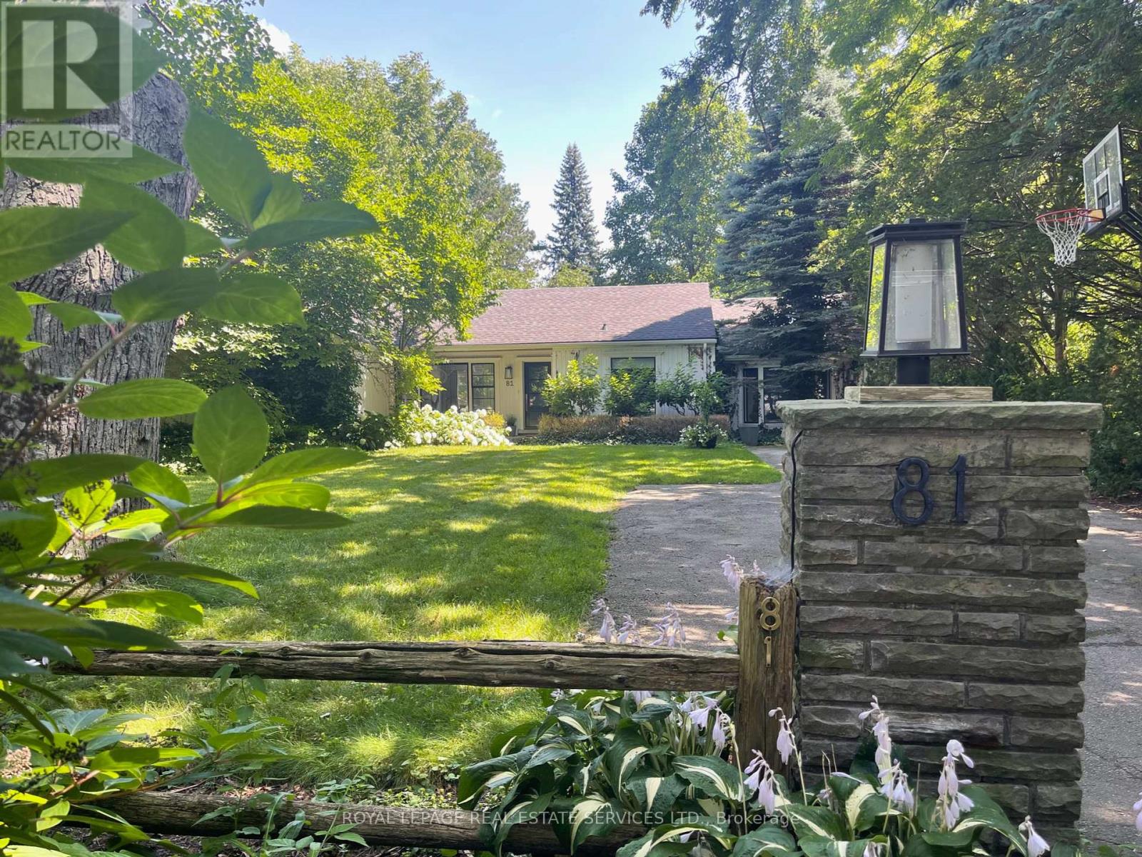 81 Chartwell Road, Oakville, Ontario  L6J 3Z3 - Photo 1 - W12032320