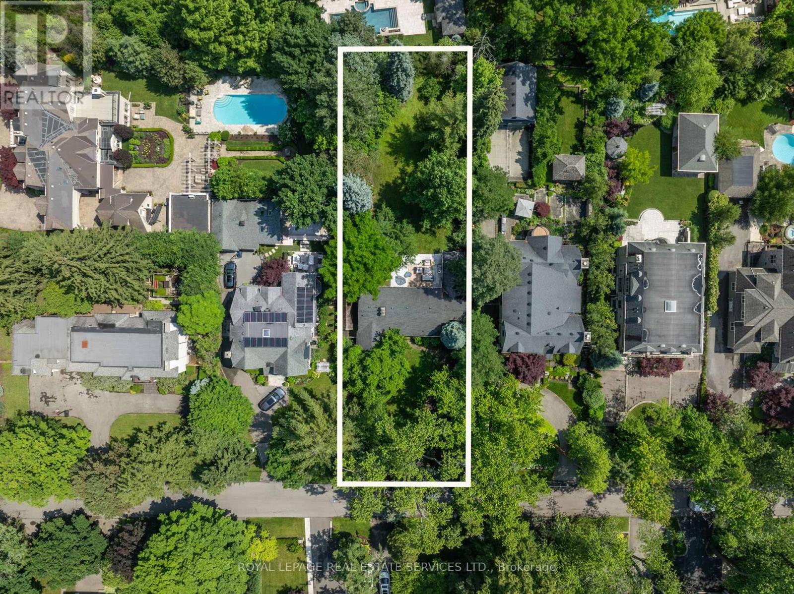 81 Chartwell Road, Oakville, Ontario  L6J 3Z3 - Photo 7 - W12032320