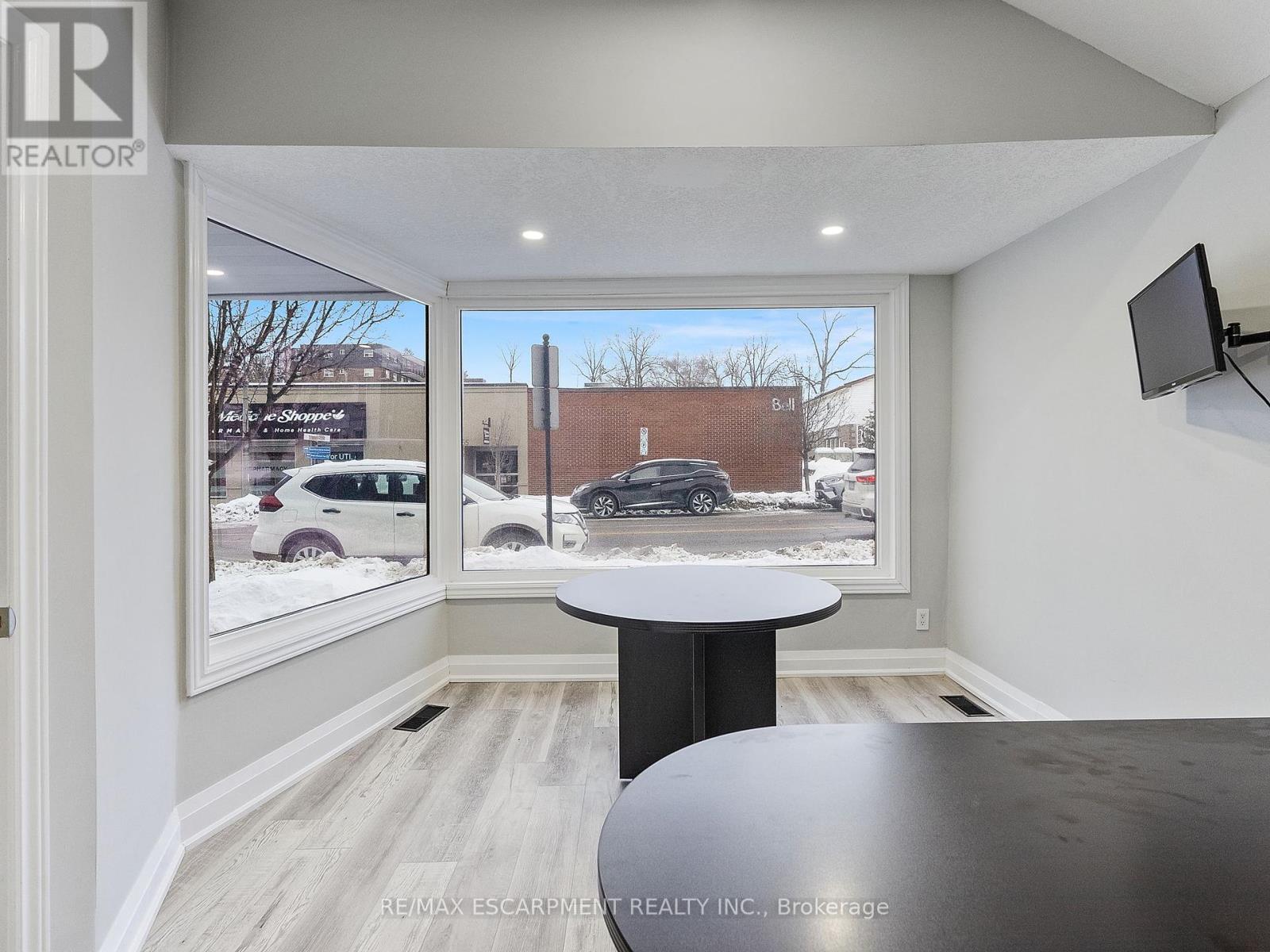 64 Argyle Street N, Haldimand, Ontario  N3W 1B9 - Photo 21 - X12032298