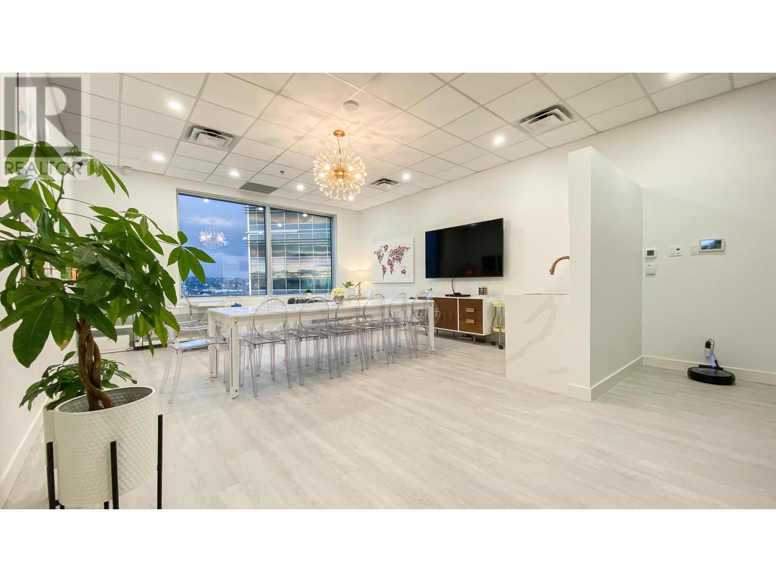 Listing Picture 2 of 25 : 855 8477 BRIDGEPORT ROAD, Richmond / 烈治文 - 魯藝地產 Yvonne Lu Group - MLS Medallion Club Member