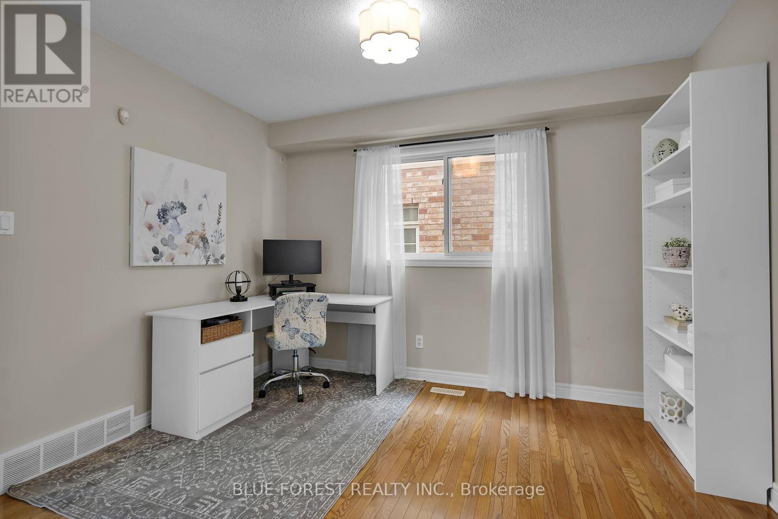 Photo 11 of 50 for 564 North Leaksdale Circle