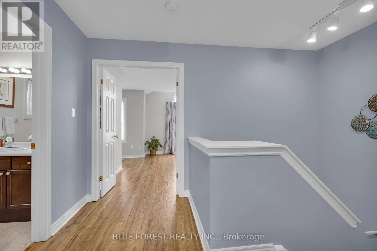 Photo 21 of 50 for 564 North Leaksdale Circle