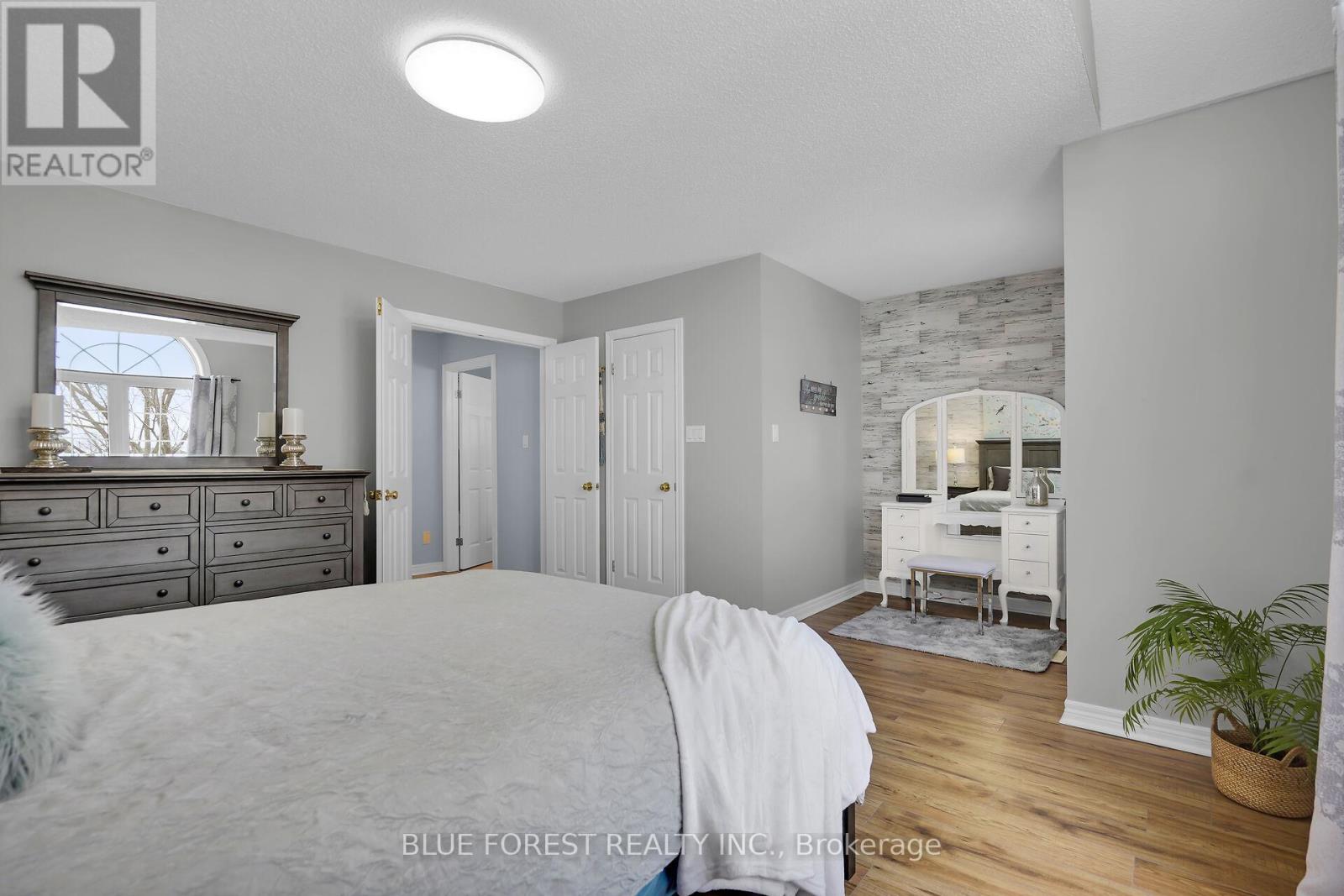Photo 25 of 50 for 564 North Leaksdale Circle