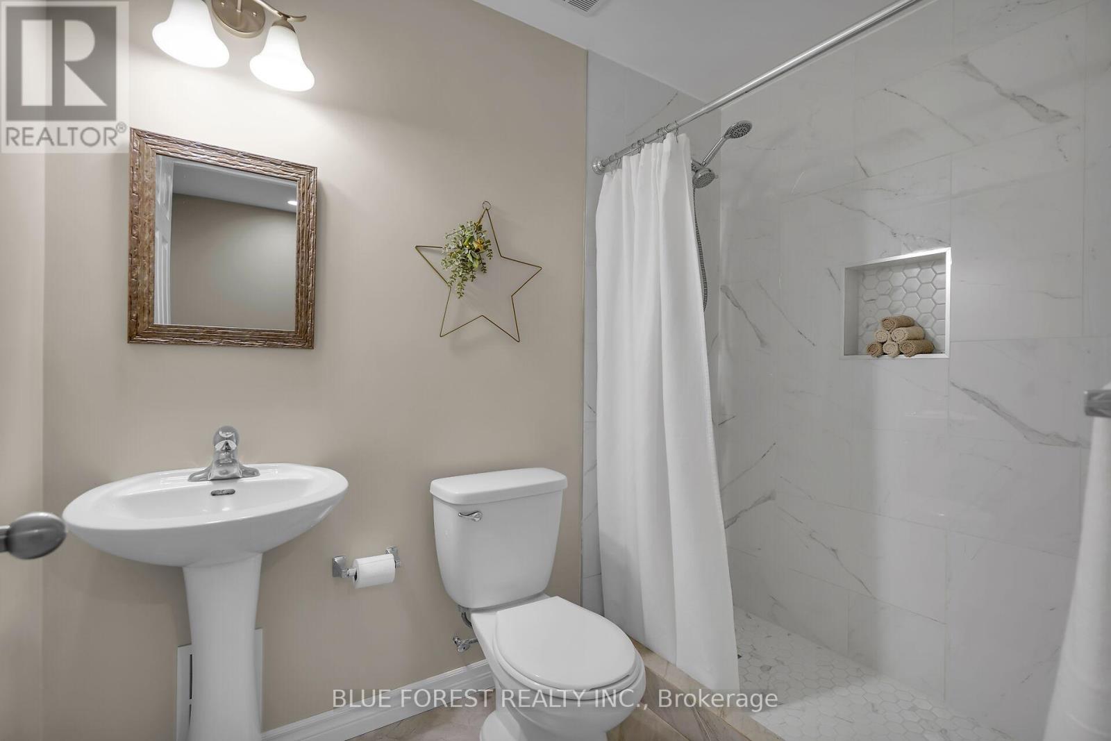 Photo 36 of 50 for 564 North Leaksdale Circle