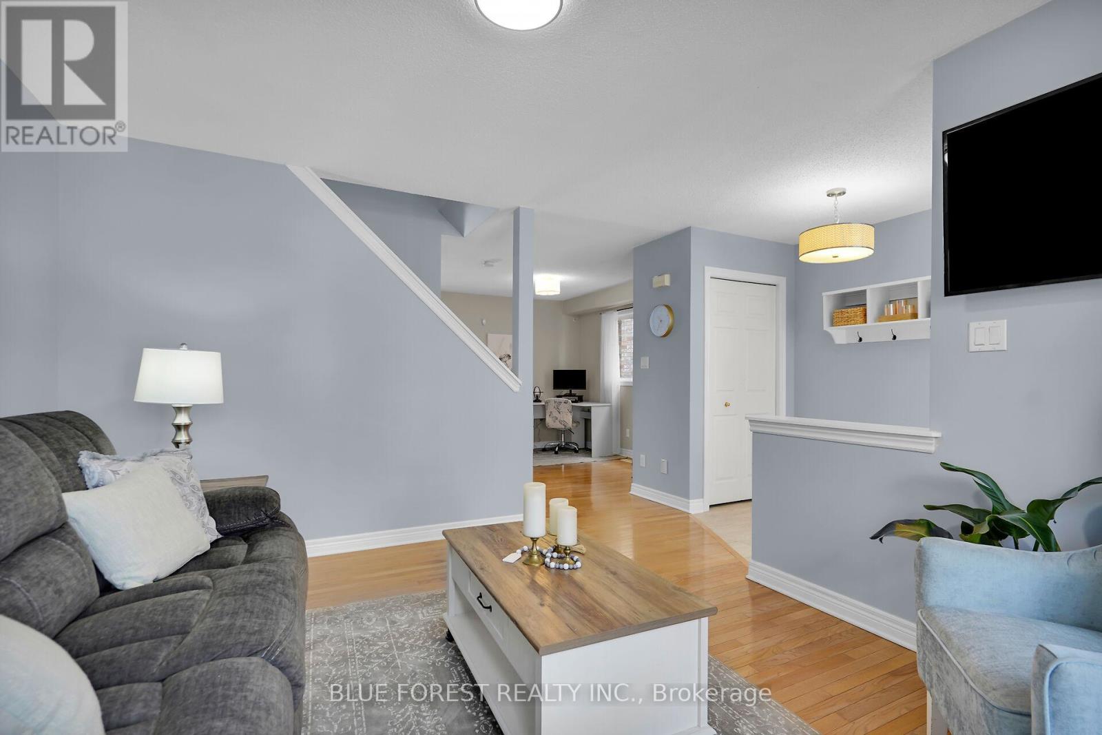 Photo 8 of 50 for 564 North Leaksdale Circle