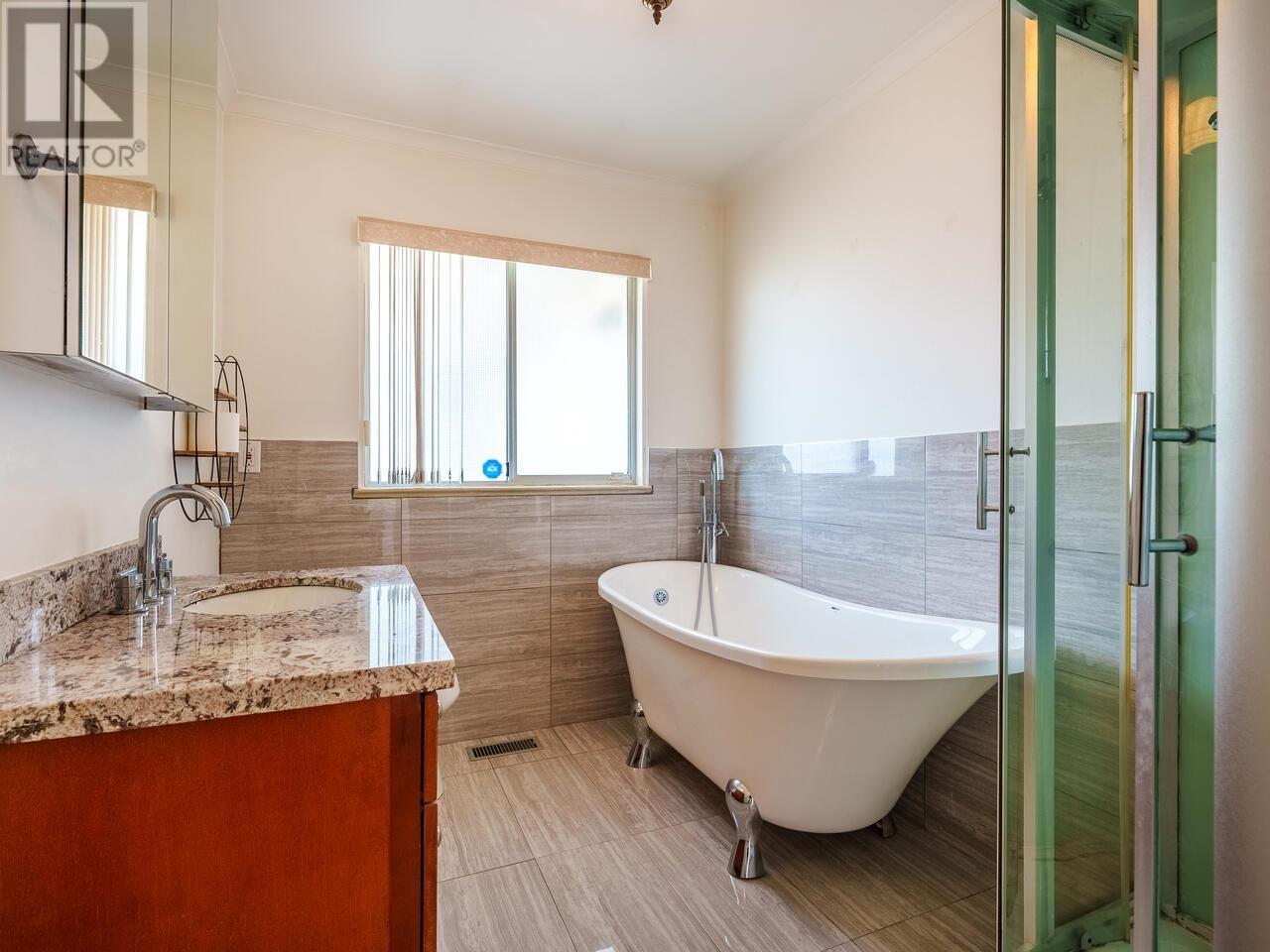 2555 Passage Drive, Coquitlam, British Columbia  V3H 3G4 - Photo 21 - R2971709