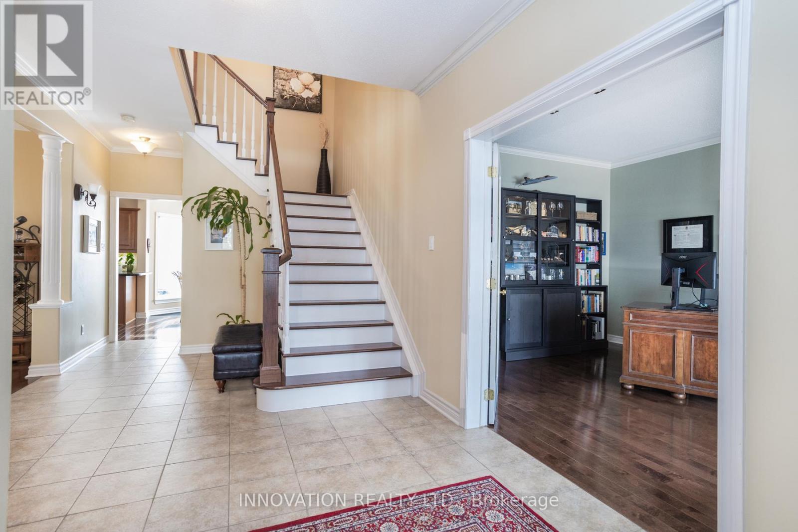 Property at 36 LA PRAIRIE STREET image 3