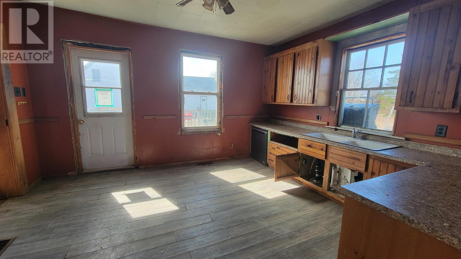 994 Highway 335, West Pubnico, Nova Scotia  B0W 3S0 - Photo 10 - 202505424