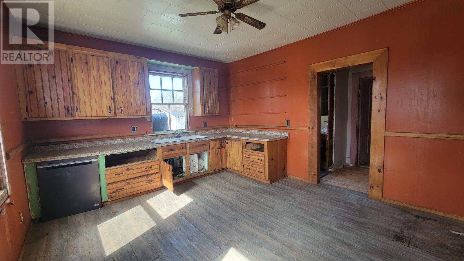 994 Highway 335, West Pubnico, Nova Scotia  B0W 3S0 - Photo 8 - 202505424