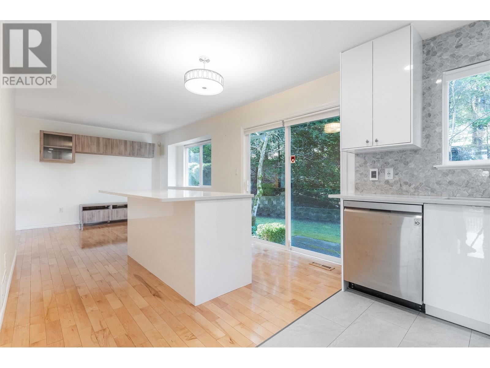 7 2382 Parkway Boulevard, Coquitlam, British Columbia  V3E 3M4 - Photo 21 - R2979677