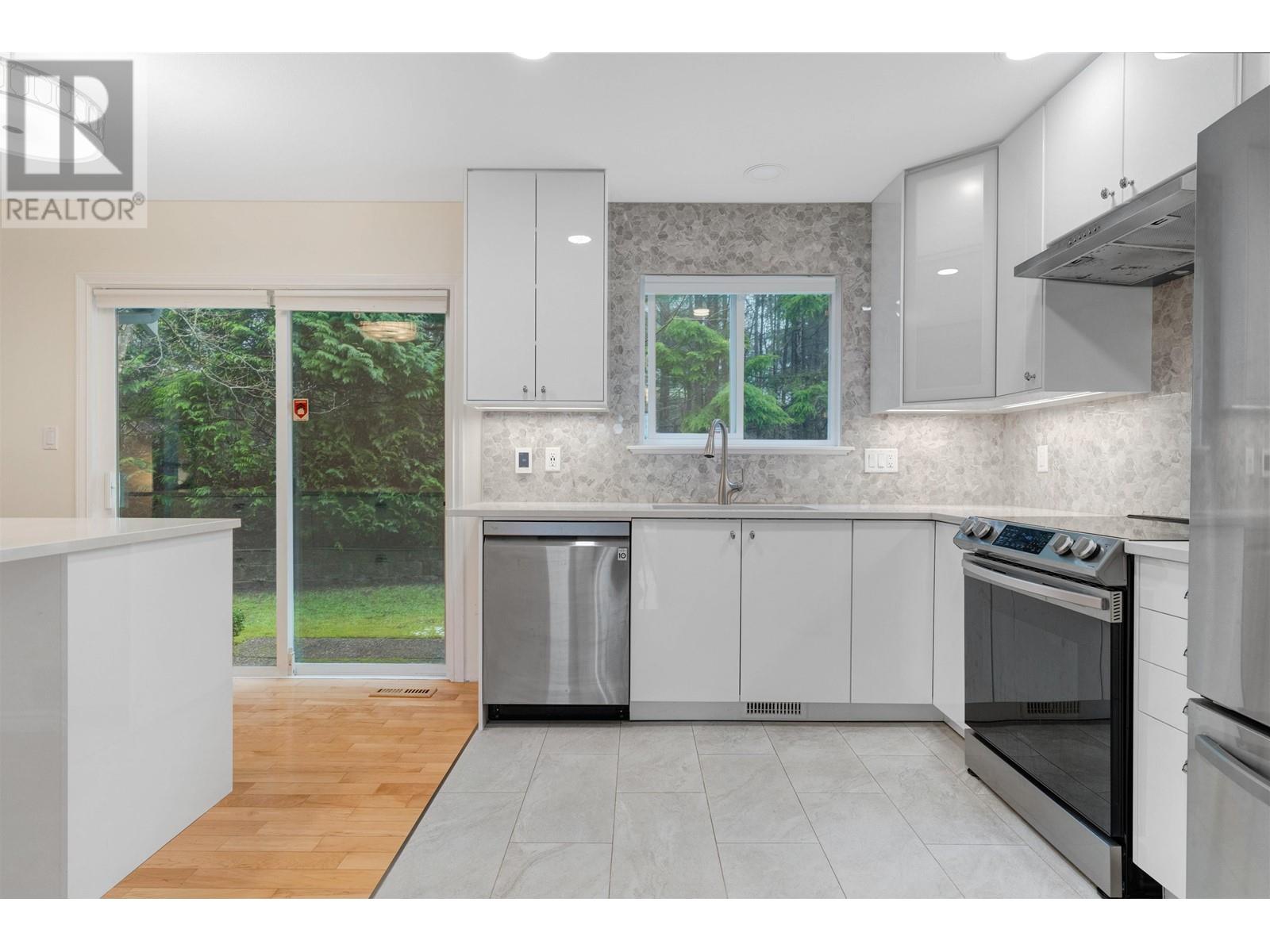 7 2382 Parkway Boulevard, Coquitlam, British Columbia  V3E 3M4 - Photo 20 - R2979677