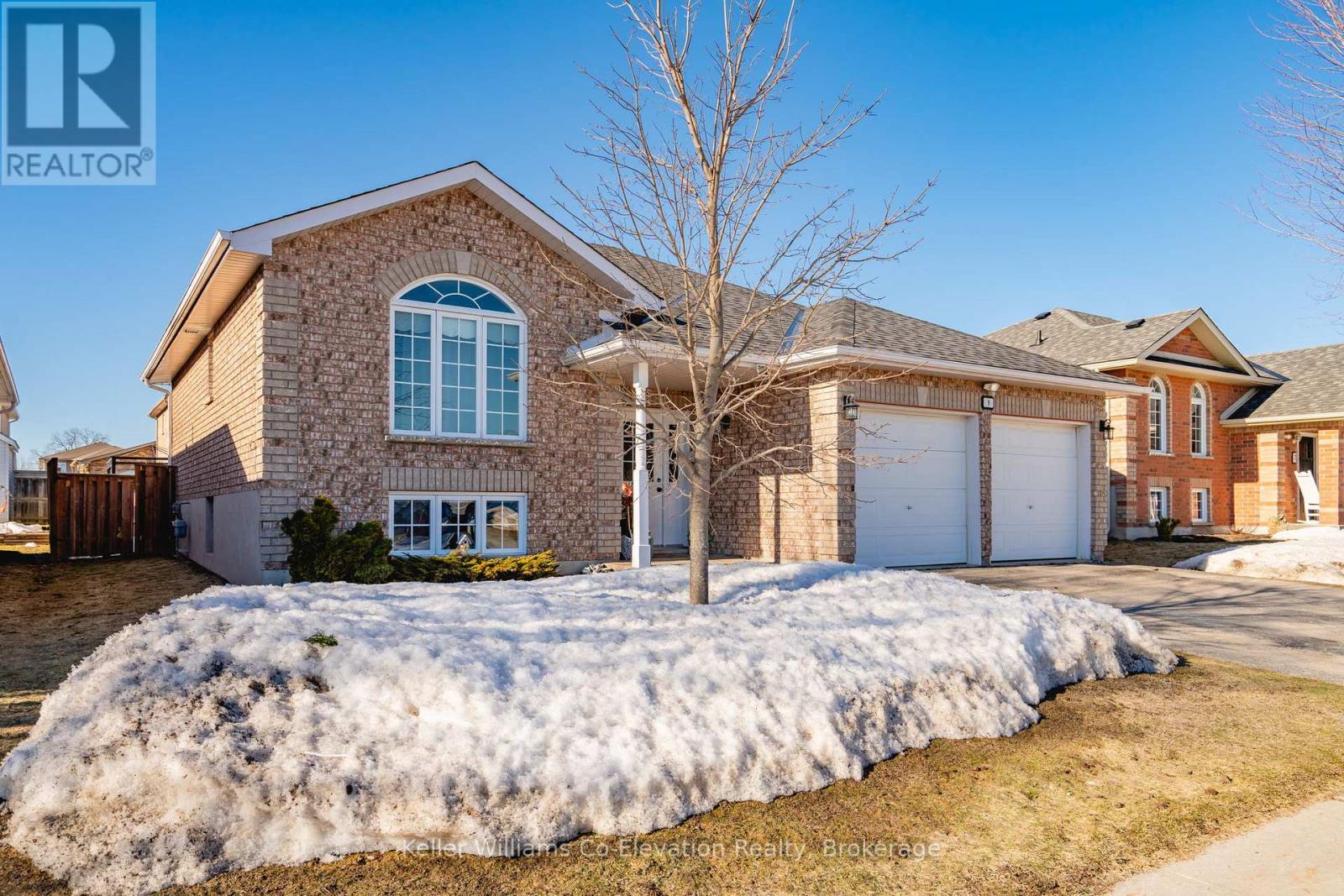 Property at 9 MACKENZIE COURT image 2