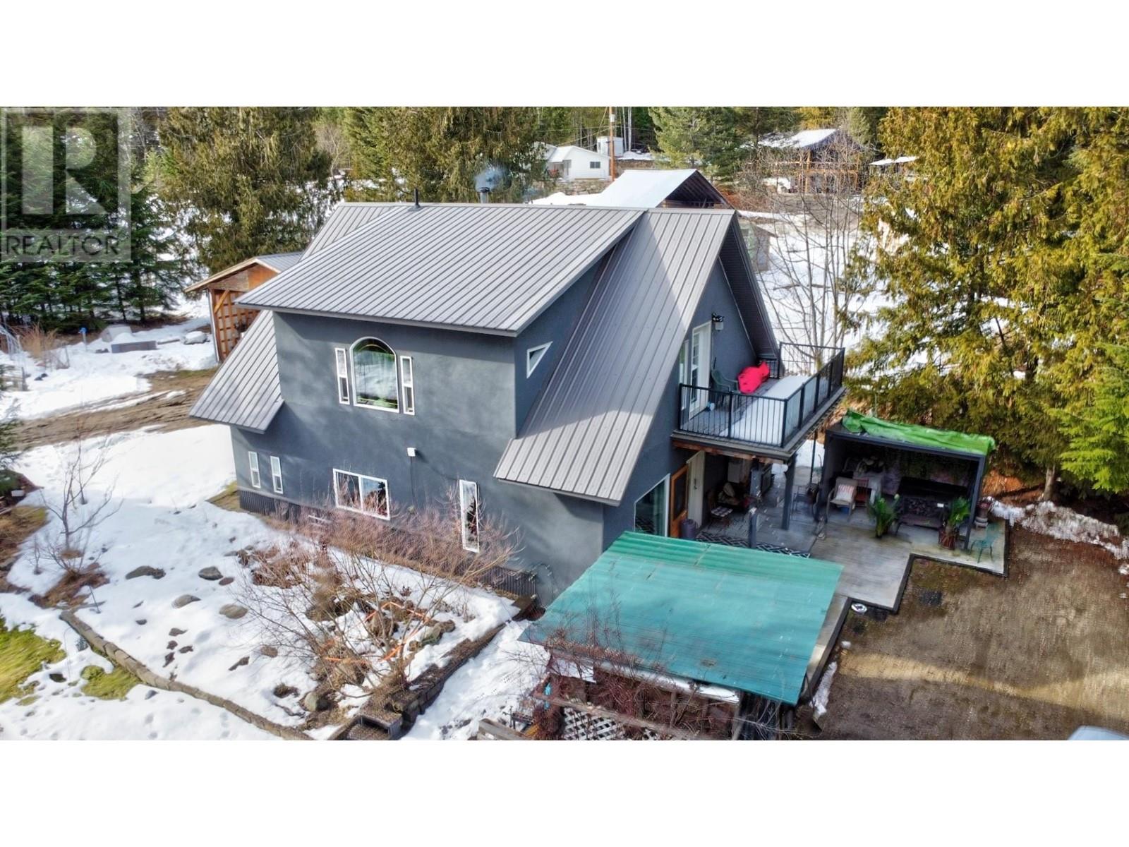 8872 Slocan West Road, Slocan, British Columbia
