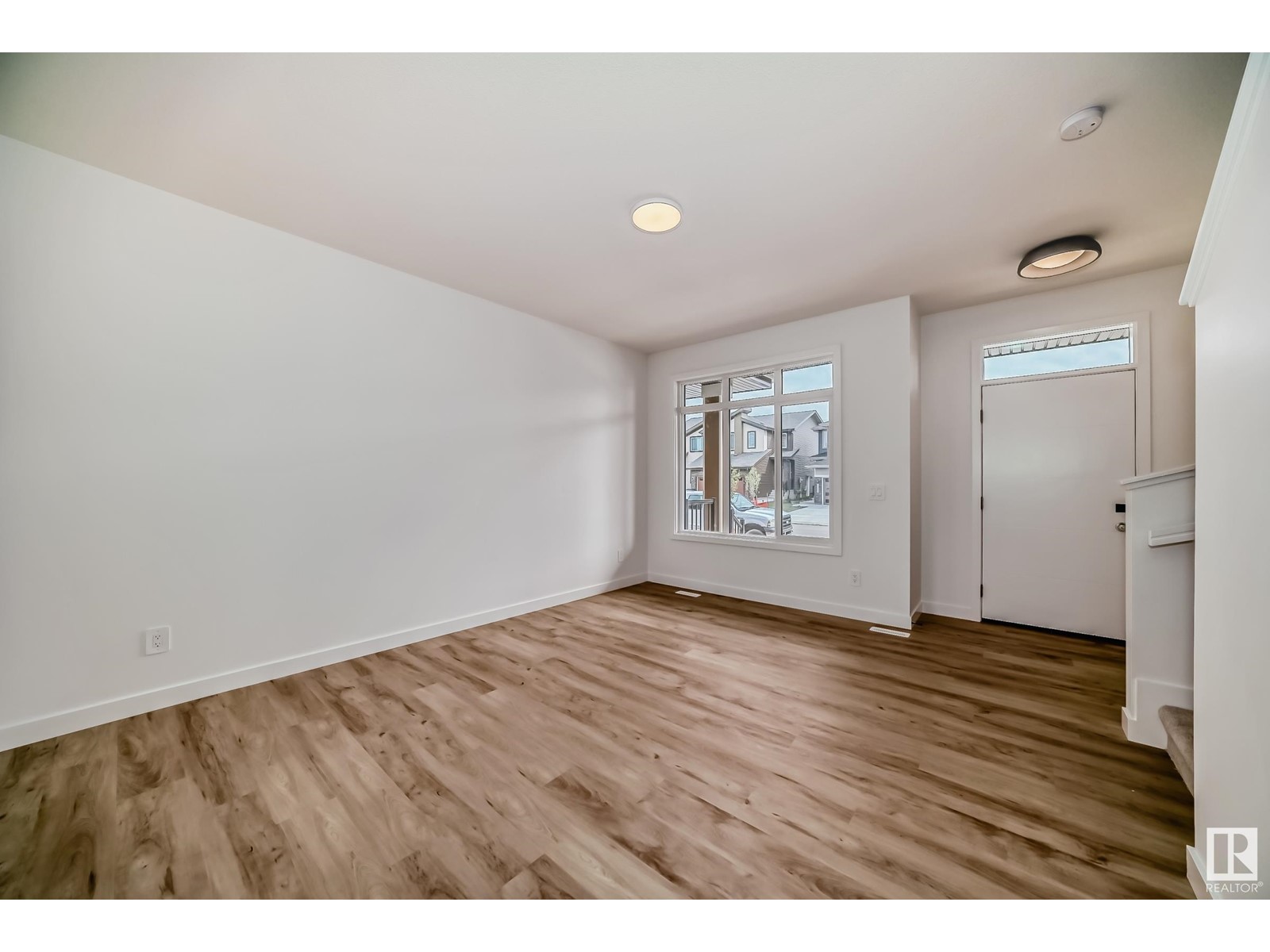 Property at 1355 Keswick DR SW image 3
