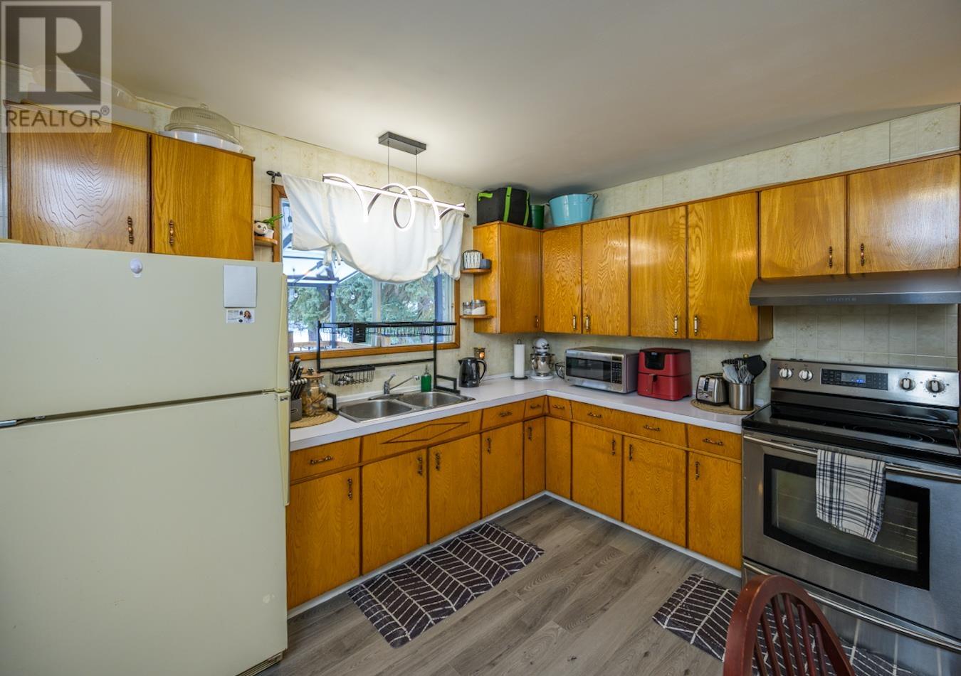 Property at 1577 ABERDEEN ROAD image 3