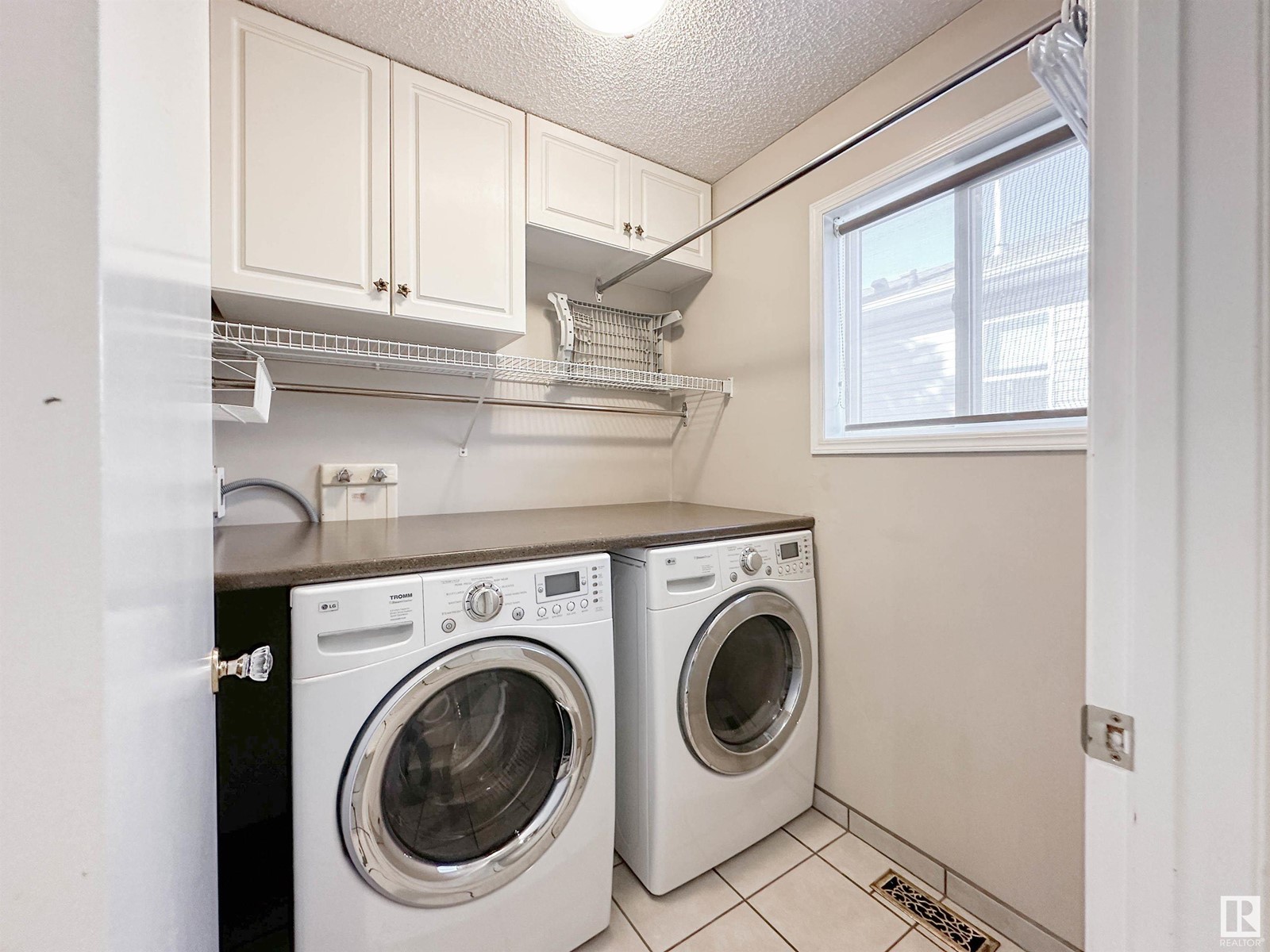 Property at 14 HIGHLAND CR image 4