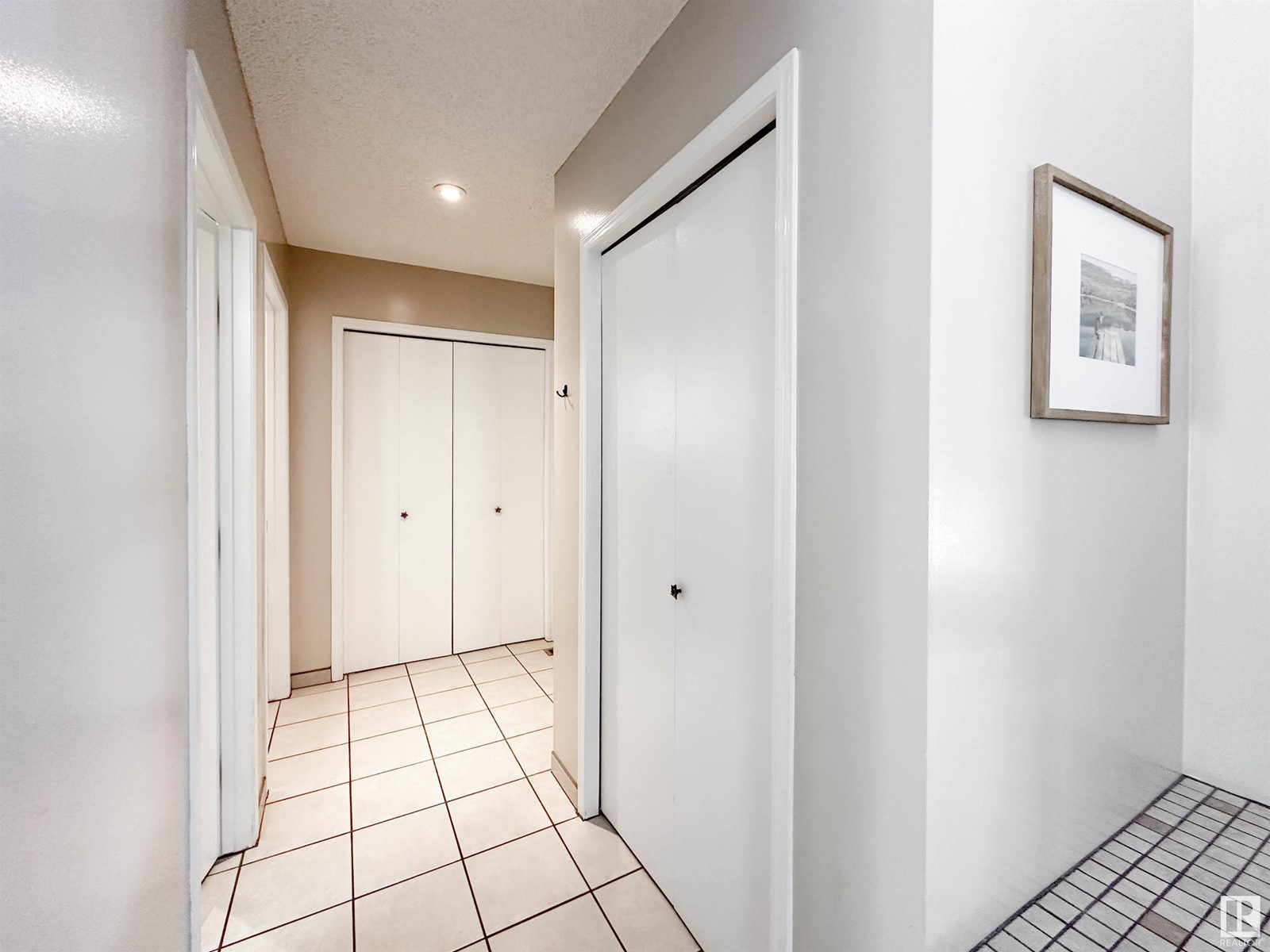 Property at 14 HIGHLAND CR image 2