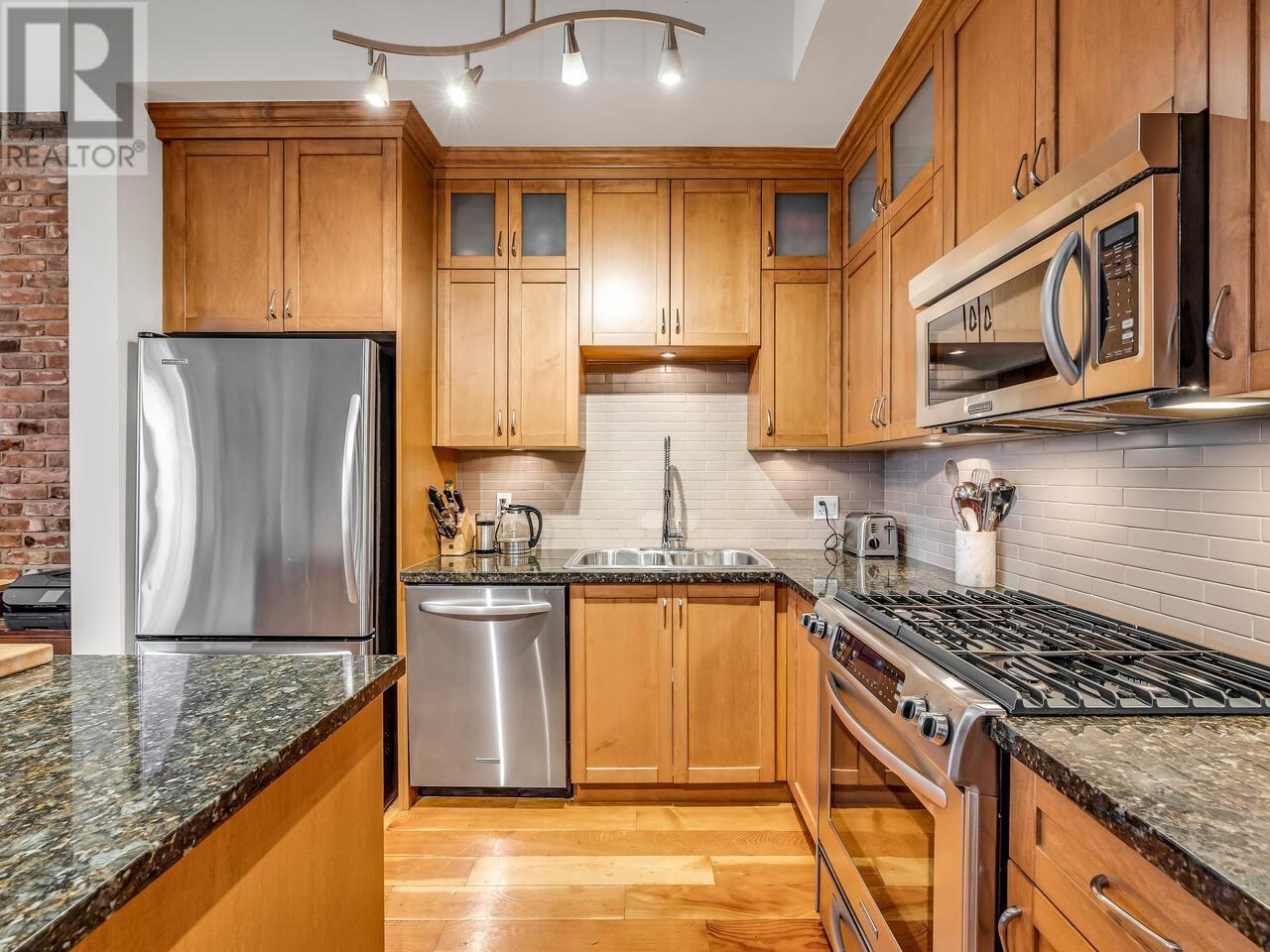 208 240 Salter Street, New Westminster, British Columbia  V3M 0C1 - Photo 4 - R2979961