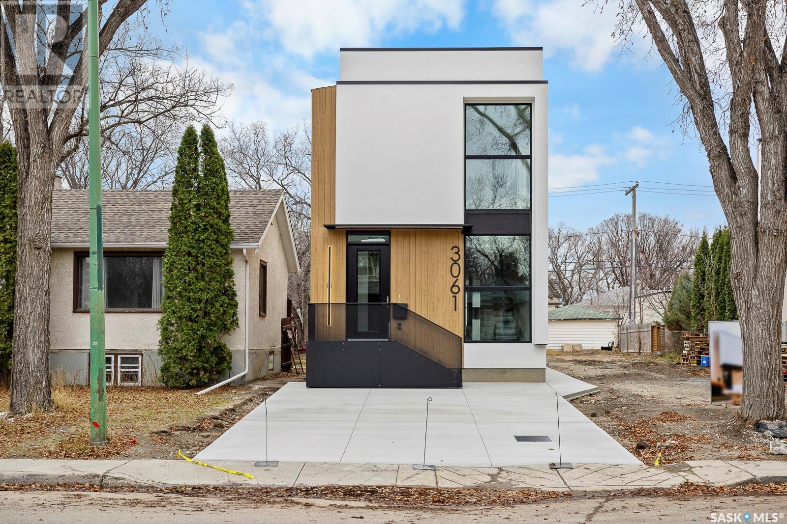 Property at 3061 Montague STREET image 2