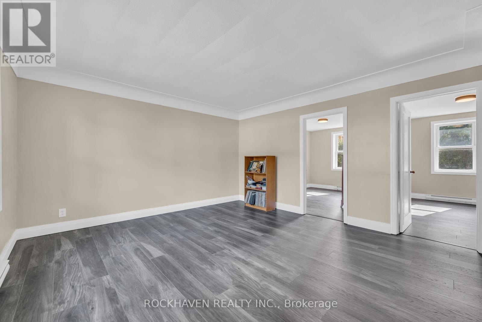 36 Macklin Street N, Hamilton, Ontario  L8S 3S1 - Photo 7 - X12032364