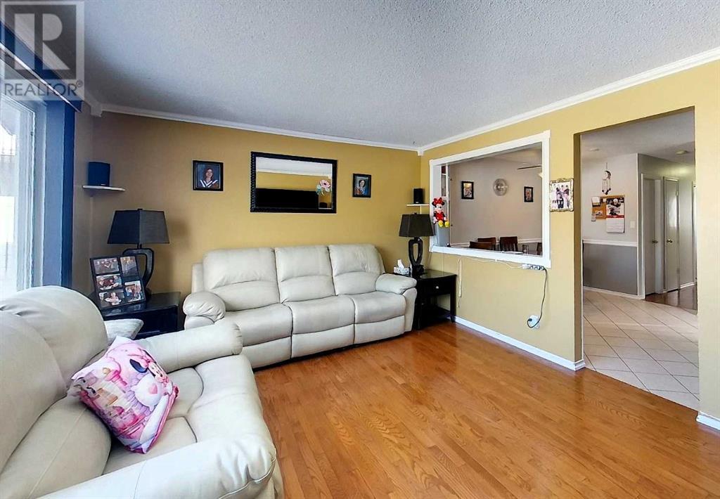 Property at 5743 9 Avenue image 5