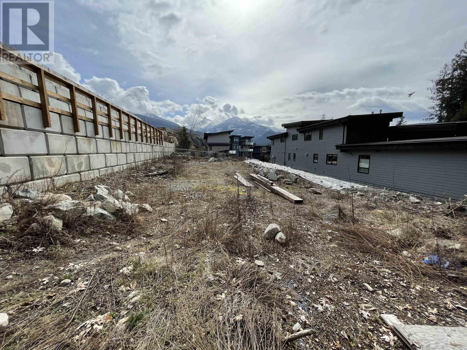 3355 Descartes Place, Squamish, British Columbia  V8B 0V5 - Photo 2 - R2980339