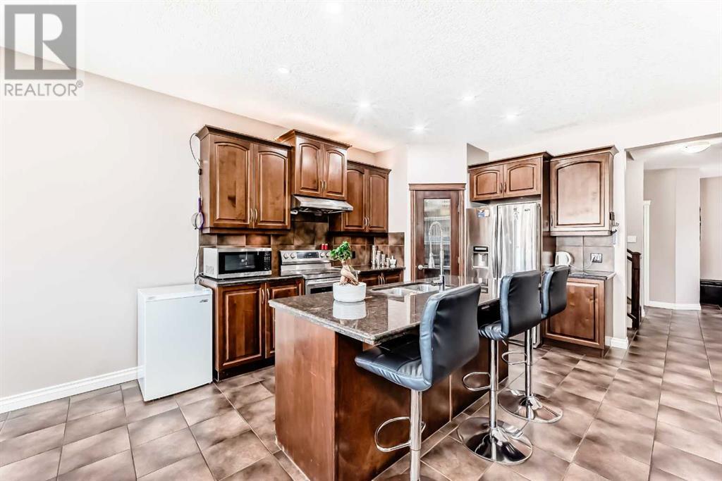 Property at 591 Taralake Way NE image 5