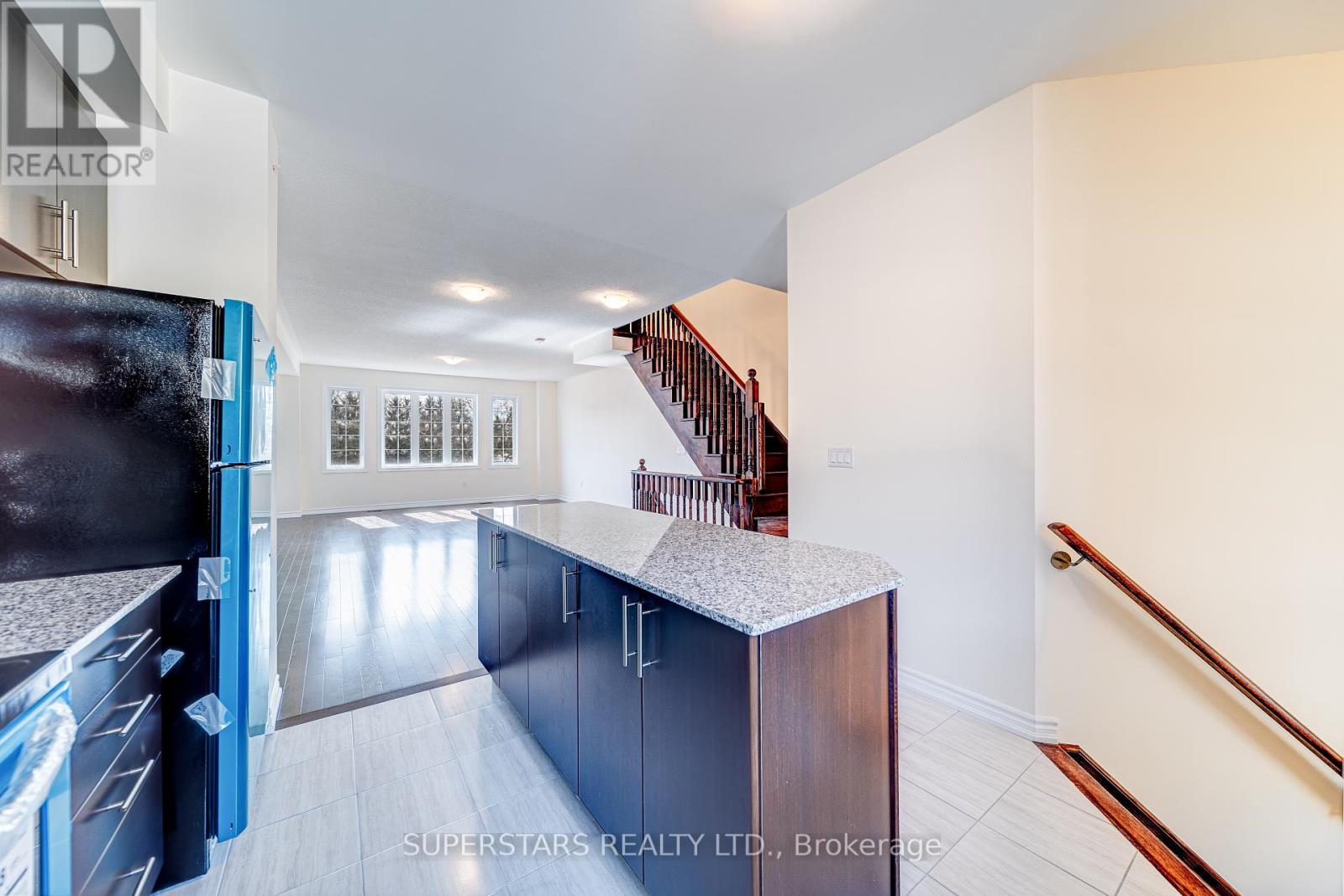 41 Milbourne Lane, Richmond Hill, Ontario  L4E 1G4 - Photo 6 - N12032517