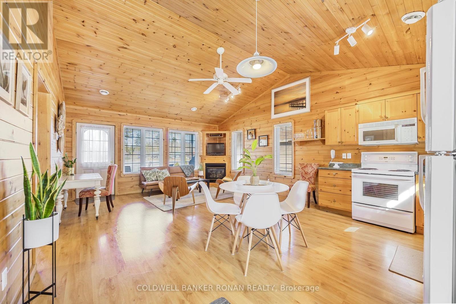 26 Cabin Crescent, Wasaga Beach, Ontario  L9Z 1X7 - Photo 11 - S12032513