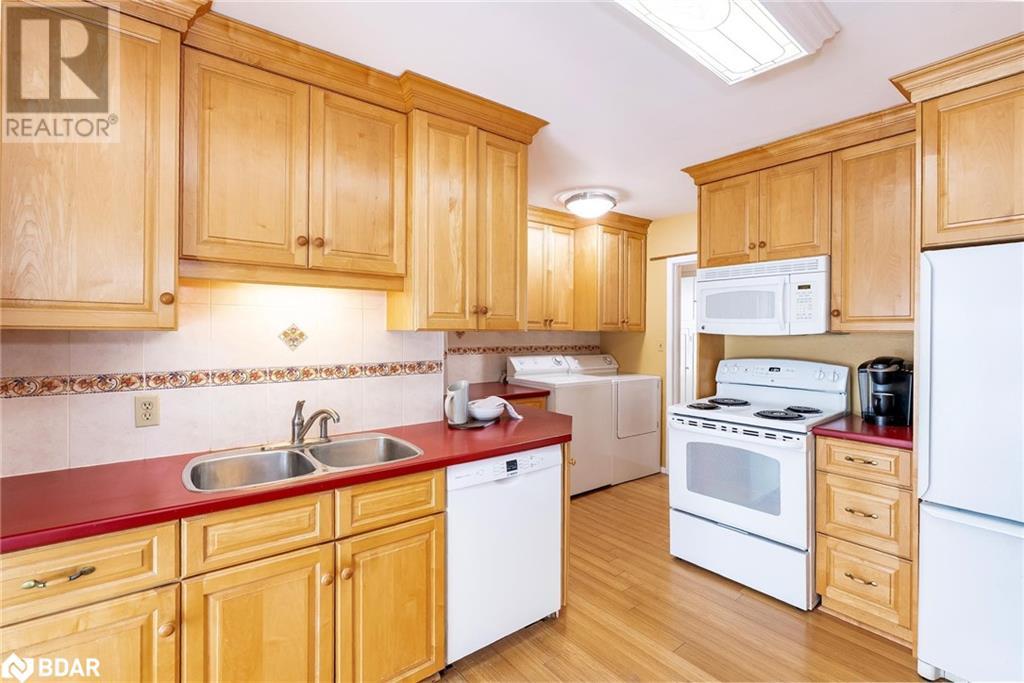 6 Glendale Drive, Welland, Ontario  L3C 4Y6 - Photo 2 - 40704189