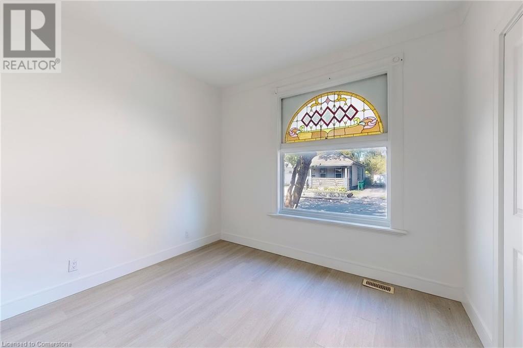 Photo 5 of 37 for 971 Ormsby Street