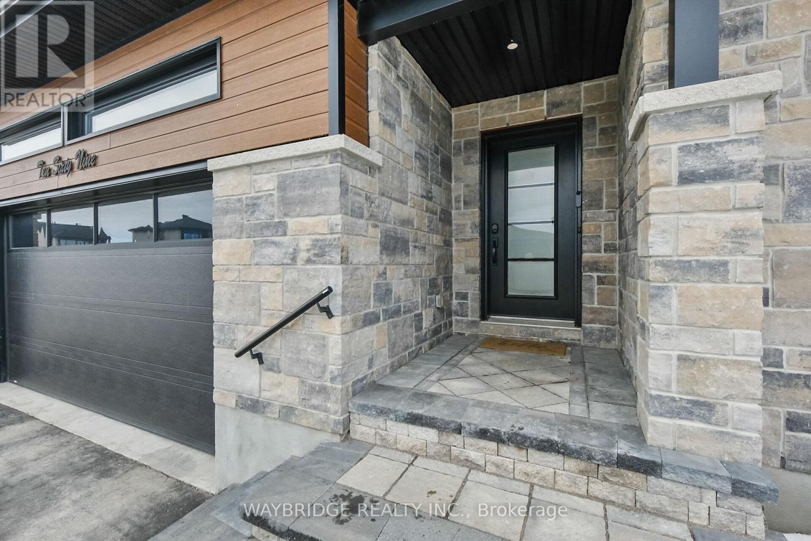 Property at 1069 DIAMOND STREET image 2