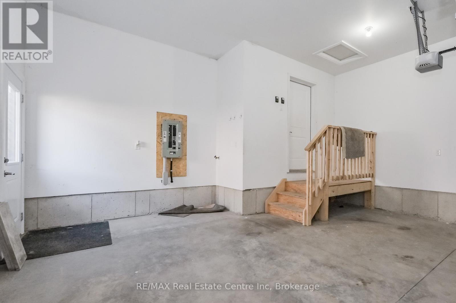 59 York Street E, Centre Wellington, Ontario  N0B 1S0 - Photo 13 - X12032661