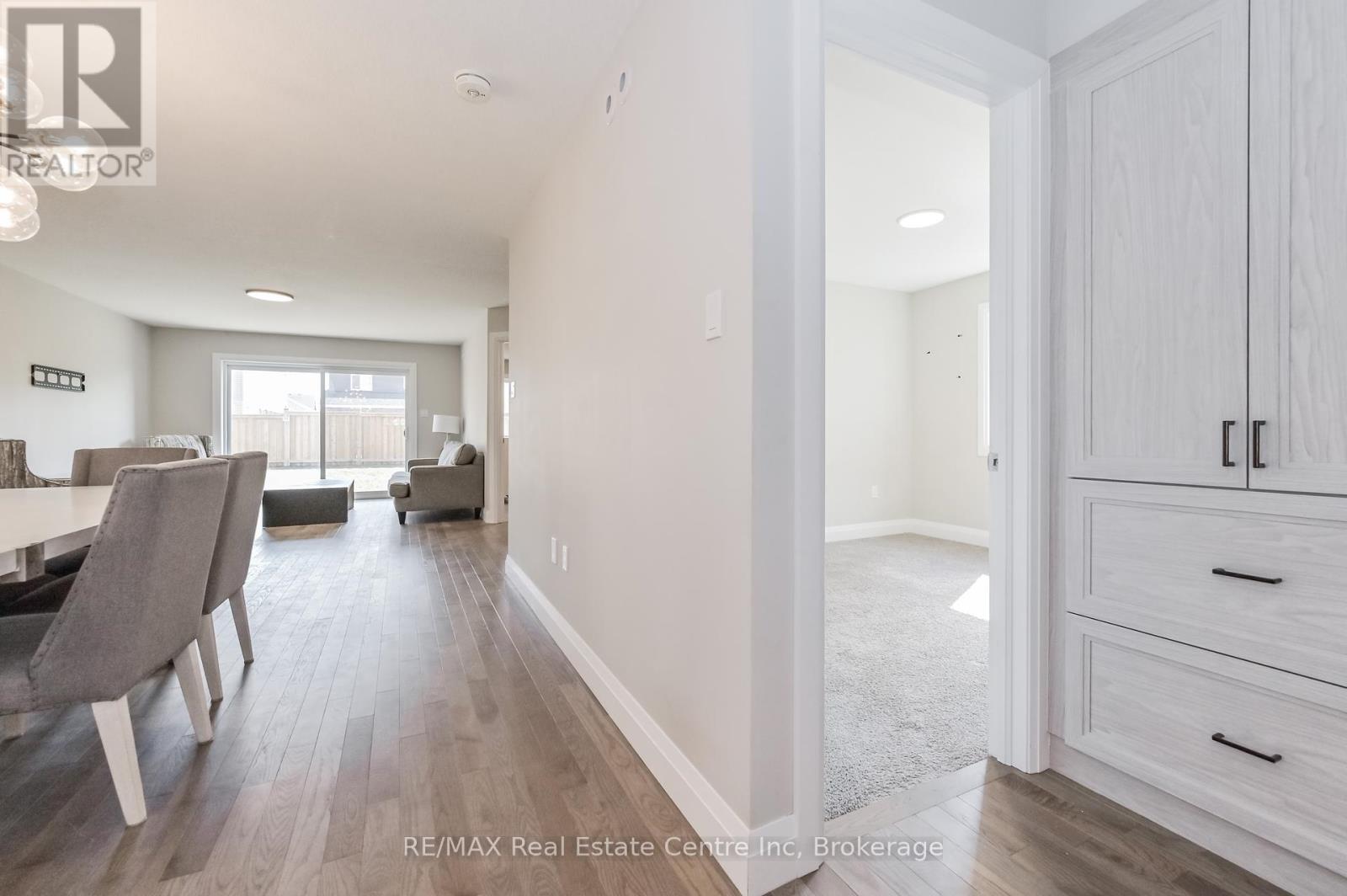 59 York Street E, Centre Wellington, Ontario  N0B 1S0 - Photo 6 - X12032661