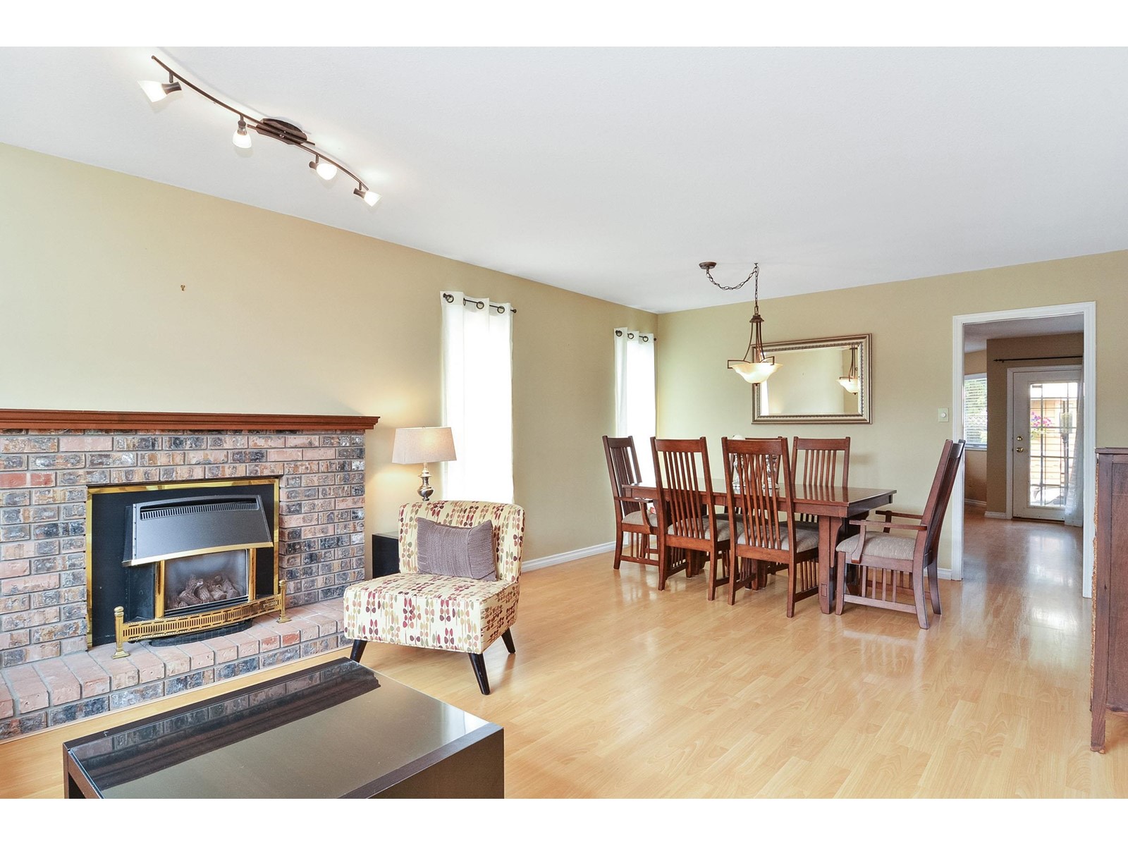 Property at 14063 16 AVENUE image 5
