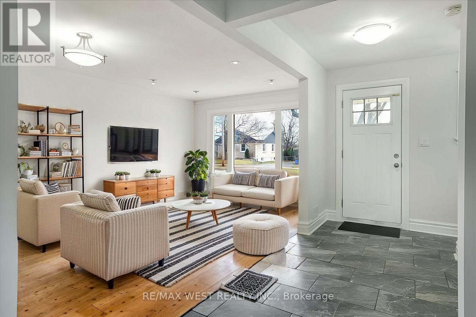Property at 430 RIDGEWAY AVENUE image 3