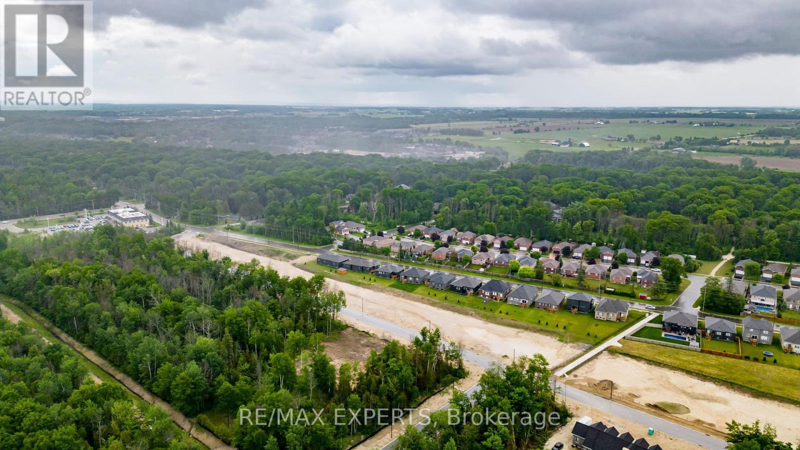30 Crocus Drive, Wasaga Beach, Ontario  L9Z 2Z7 - Photo 8 - S12032641