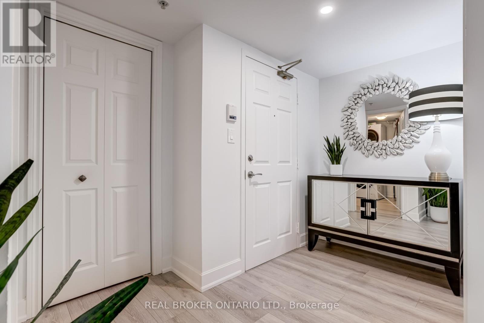 Property at 413 - 1460 BISHOPS GATE image 4