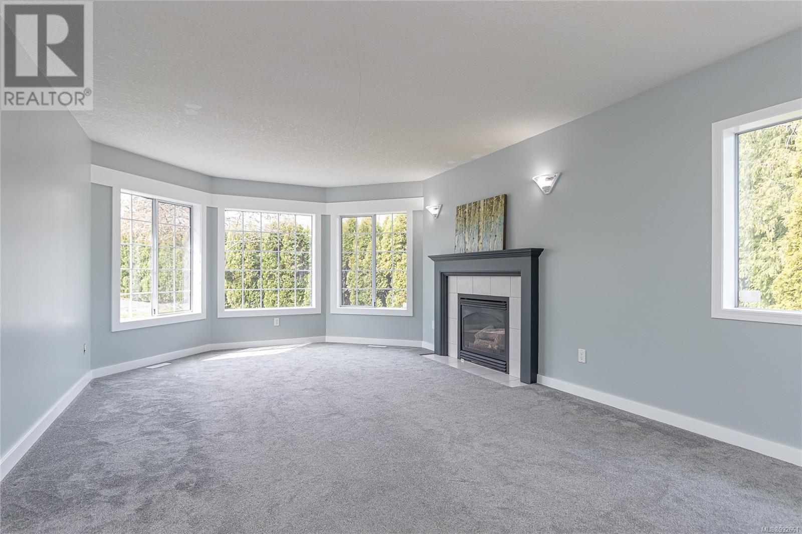 Property at 621 Wallace Pl image 3