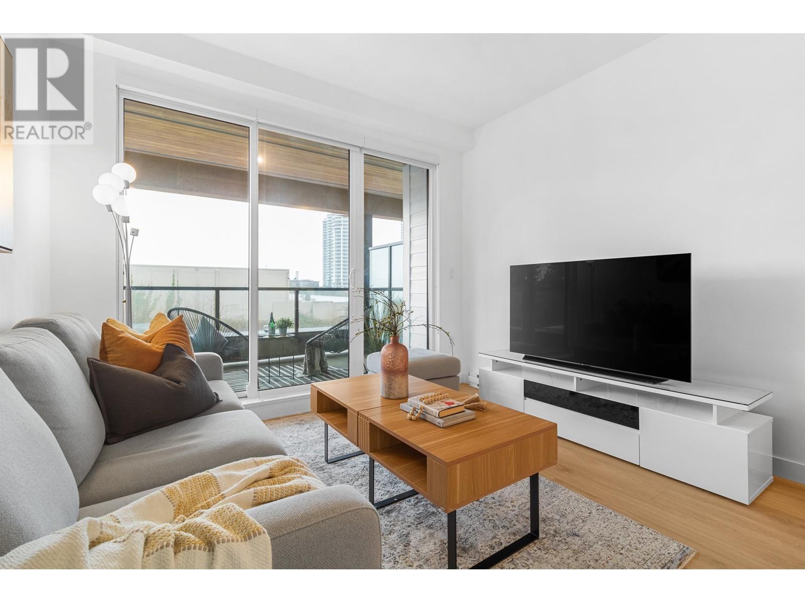 413 7579 16th Street, Burnaby, British Columbia  V3N 0H7 - Photo 4 - R2980409