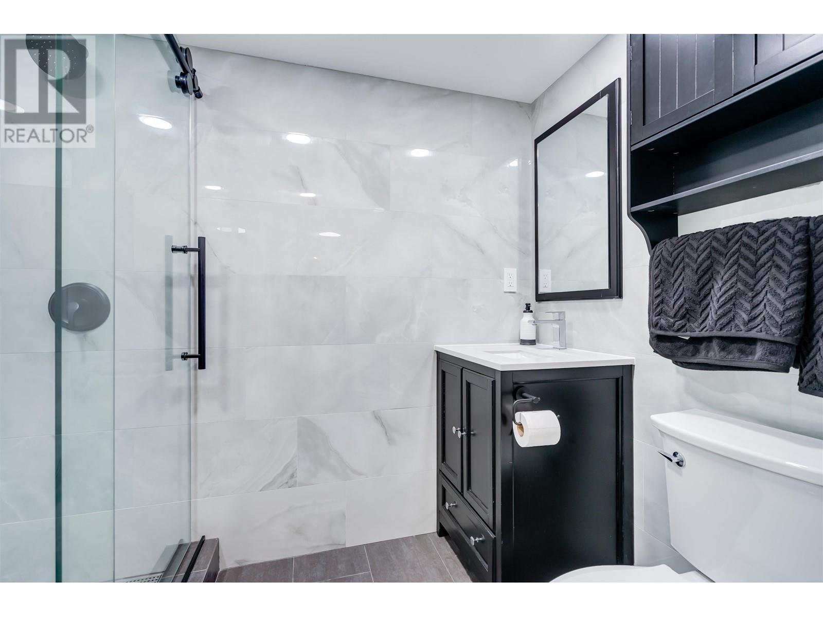 Listing Picture 7 of 18 : 10A 789 HELMCKEN STREET, Vancouver / 溫哥華 - 魯藝地產 Yvonne Lu Group - MLS Medallion Club Member