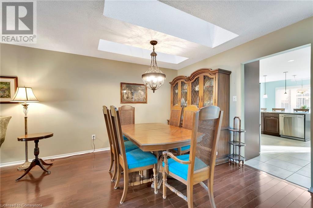 5255 Lakeshore Road 6