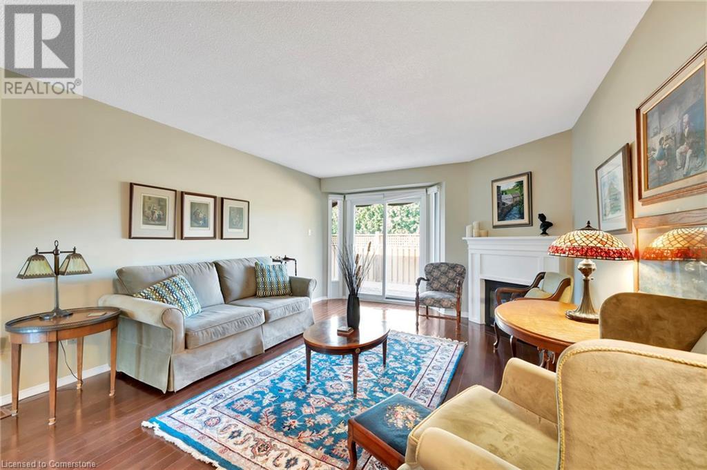 5255 Lakeshore Road 6