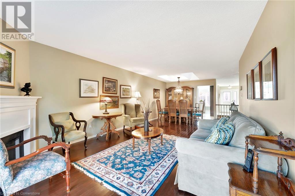5255 Lakeshore Road 6