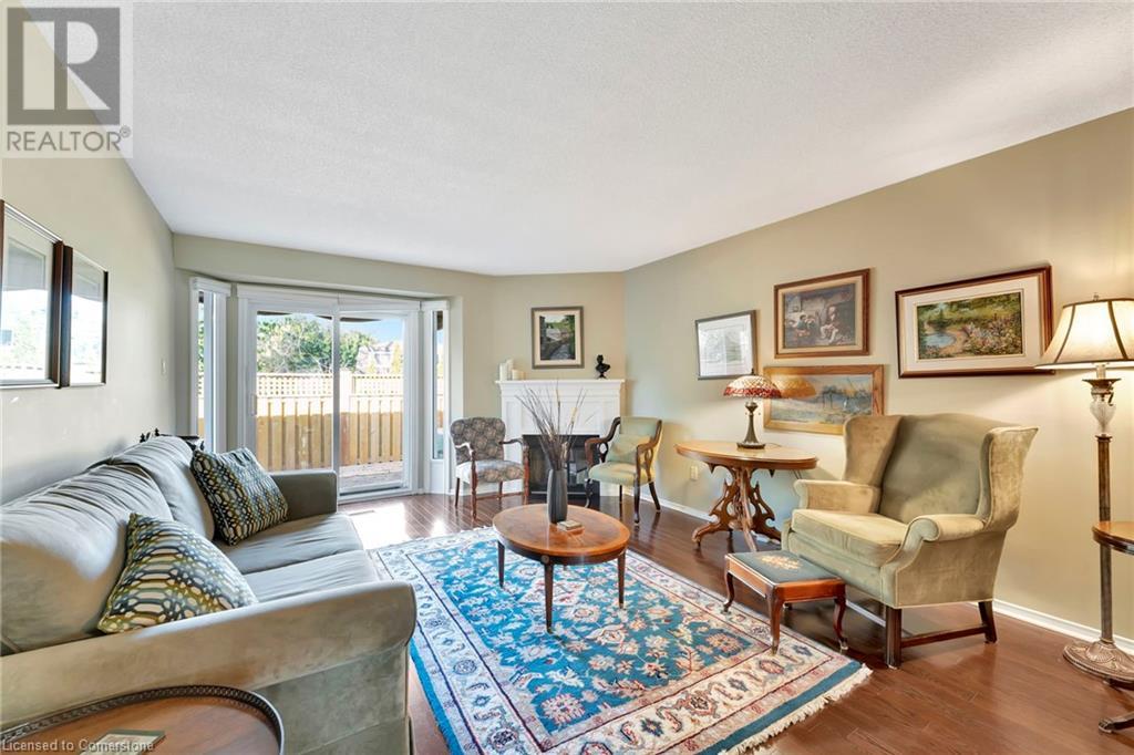 5255 Lakeshore Road 6