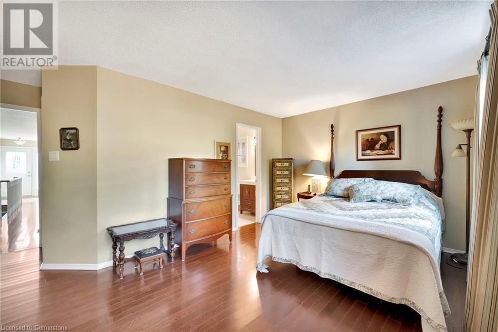 5255 Lakeshore Road 6