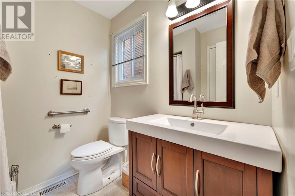 5255 Lakeshore Road 6