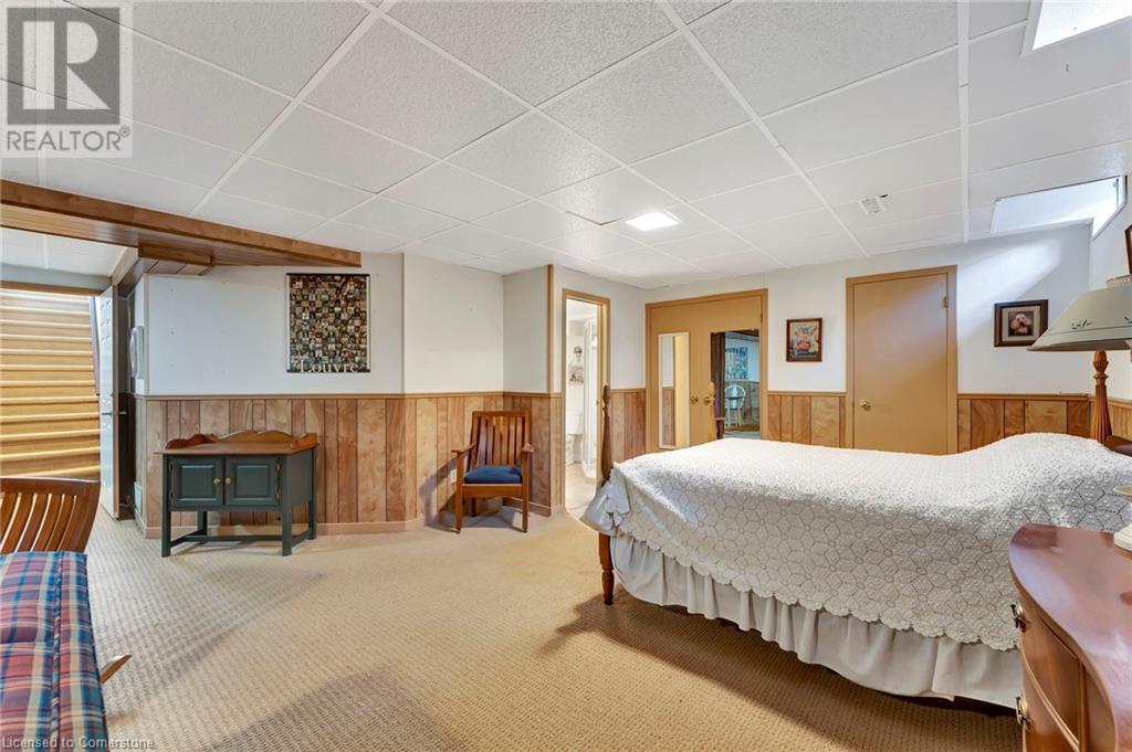 5255 Lakeshore Road 6