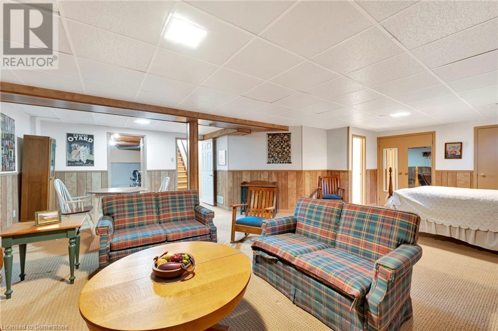 5255 Lakeshore Road 6