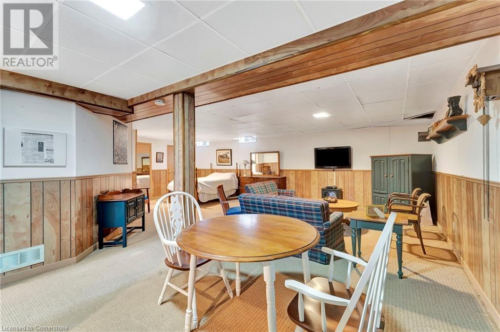 5255 Lakeshore Road 6